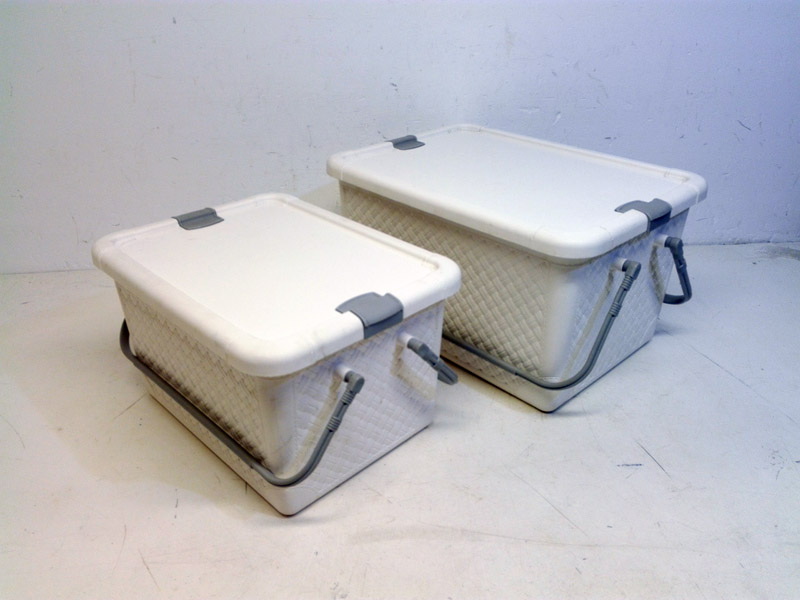 cesto camping picnic taiwan asia plastico crema 21.5x37x27.8 25x44.5x32.5 1u
